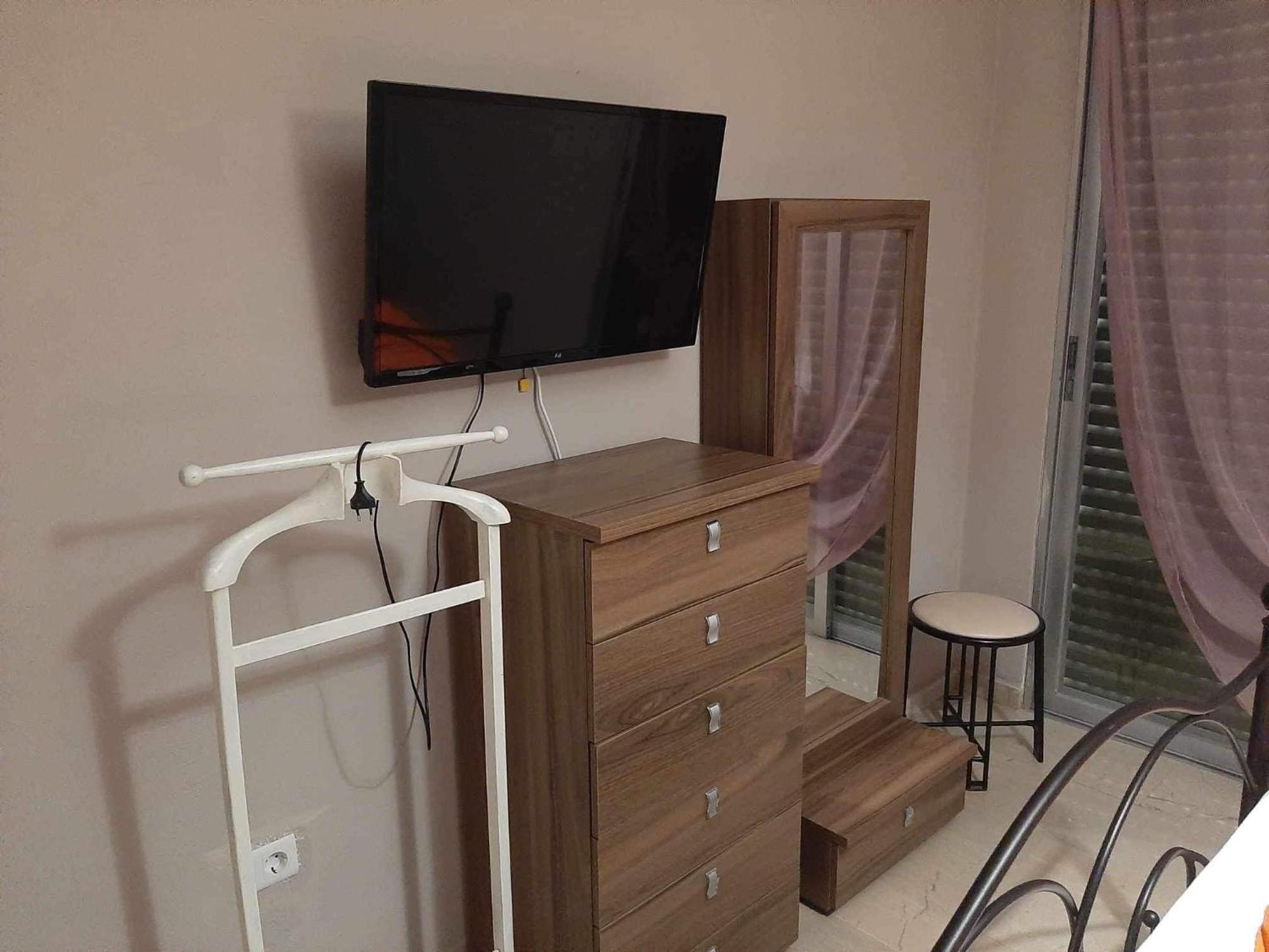 Comfortable Beachfront Apartment Лутракі Екстер'єр фото