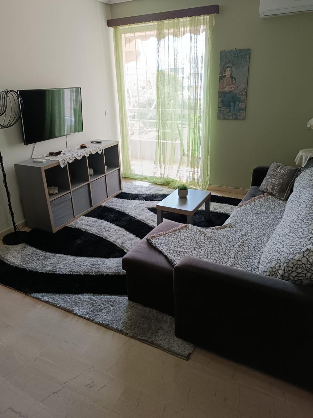 Comfortable Beachfront Apartment Лутракі Екстер'єр фото