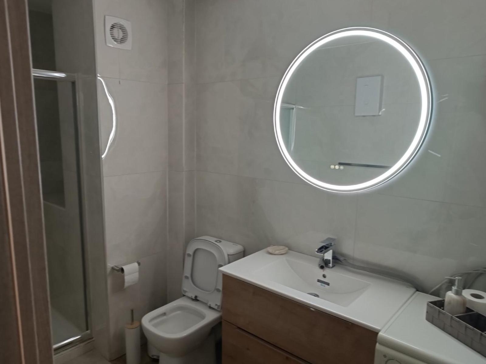 Comfortable Beachfront Apartment Лутракі Екстер'єр фото
